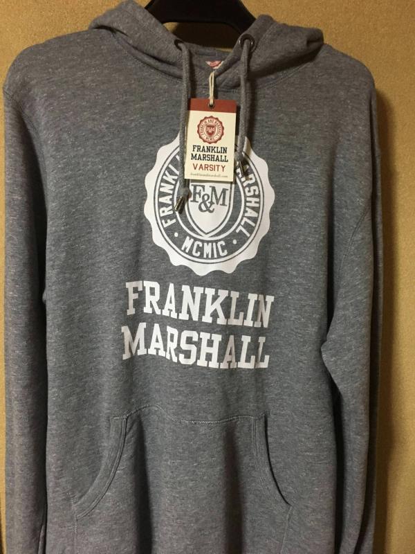 【陰キャ】ワイが買ったパーカーどう思う？