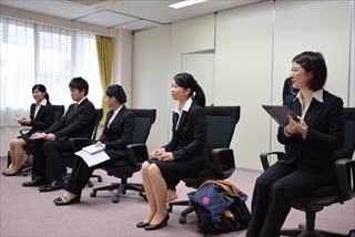 【衝撃】集団面接受けたら隣のやつがスーパーハイスペックだったｗｗｗｗ