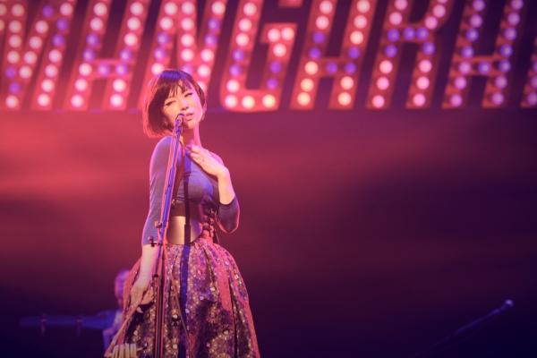 【驚愕】椎名林檎(20)「蝉の声を聞く度に　目に浮かぶ九十九里浜　皺々の祖母の手を離れ　独りで訪れた歓楽街」