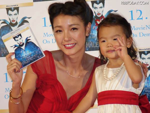 【悲報】木下優樹菜さん、不細工な長女にモザイクをかけるｗｗｗｗｗｗｗ