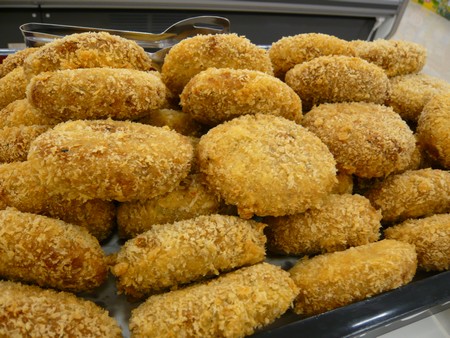 【呆然】コロッケとかいう子供の頃はみんな好きなのに大人になったら全く食わなくなる食べ物w.w.w.w.w.w.w