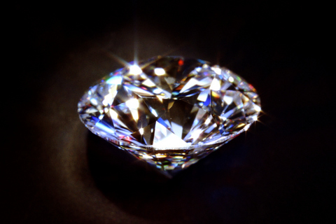 【唖然】面接官「あなたを何かに例えるとすれば…」ワイ「ダイアモンドです。」