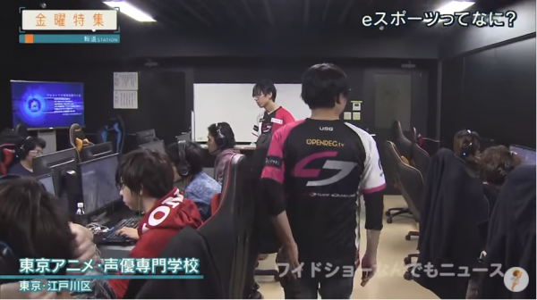 【悲報】19歳男性「母子家庭なので家計を助けるためプロゲーマーになる」