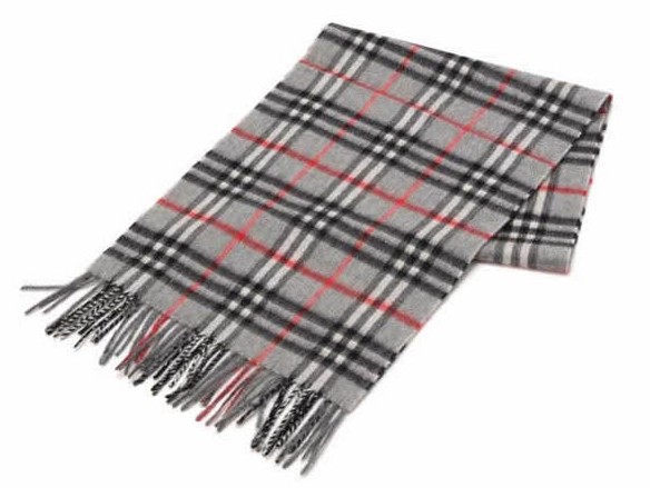 【悲報】ワイまんこ、オクで買ったバーバリーのマフラーが偽物くさくて咽び泣く