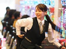 【無能】ワイ「景品交換所どこ？」パチ店員「景・・・品・・交・・換・・・所？」