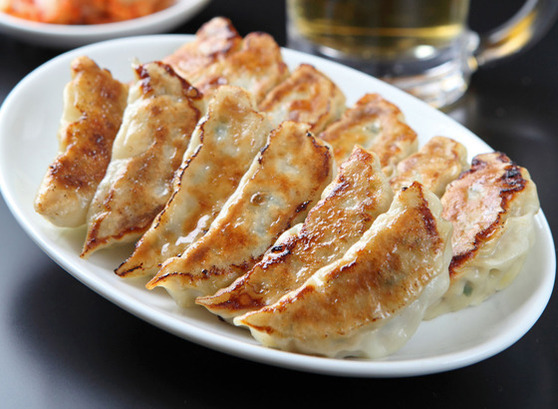 【悲報】餃子ってお店で食べるとめっちゃ高いけどｗｗｗｗｗ