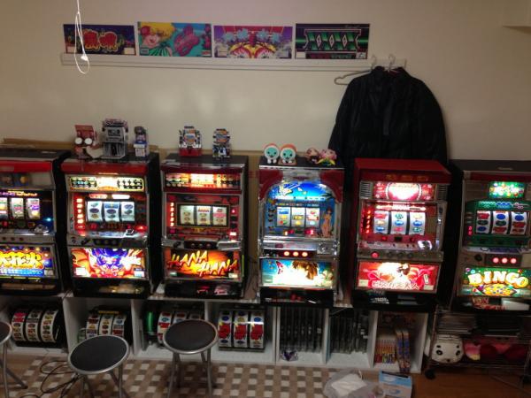 【衝撃】スロットの実機買おうと思うんやがどう思う？