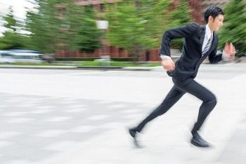 【新人悲報】新入社員、私用で早退したせいで会社の業務が回らず社内大パニックｗｗｗｗ