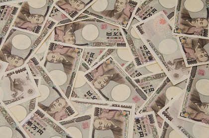 【驚愕】女子中学生(14)、現金1000万円を盗み同級生に配る