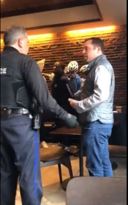 【悲報】スタバで何も注文しないで人を待っていた黒人を通報して逮捕ｗｗｗｗ