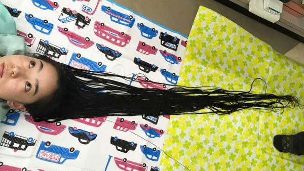 【驚愕画像】鹿児島の美少女、「髪の長さ」でギネス世界記録ｗｗｗ