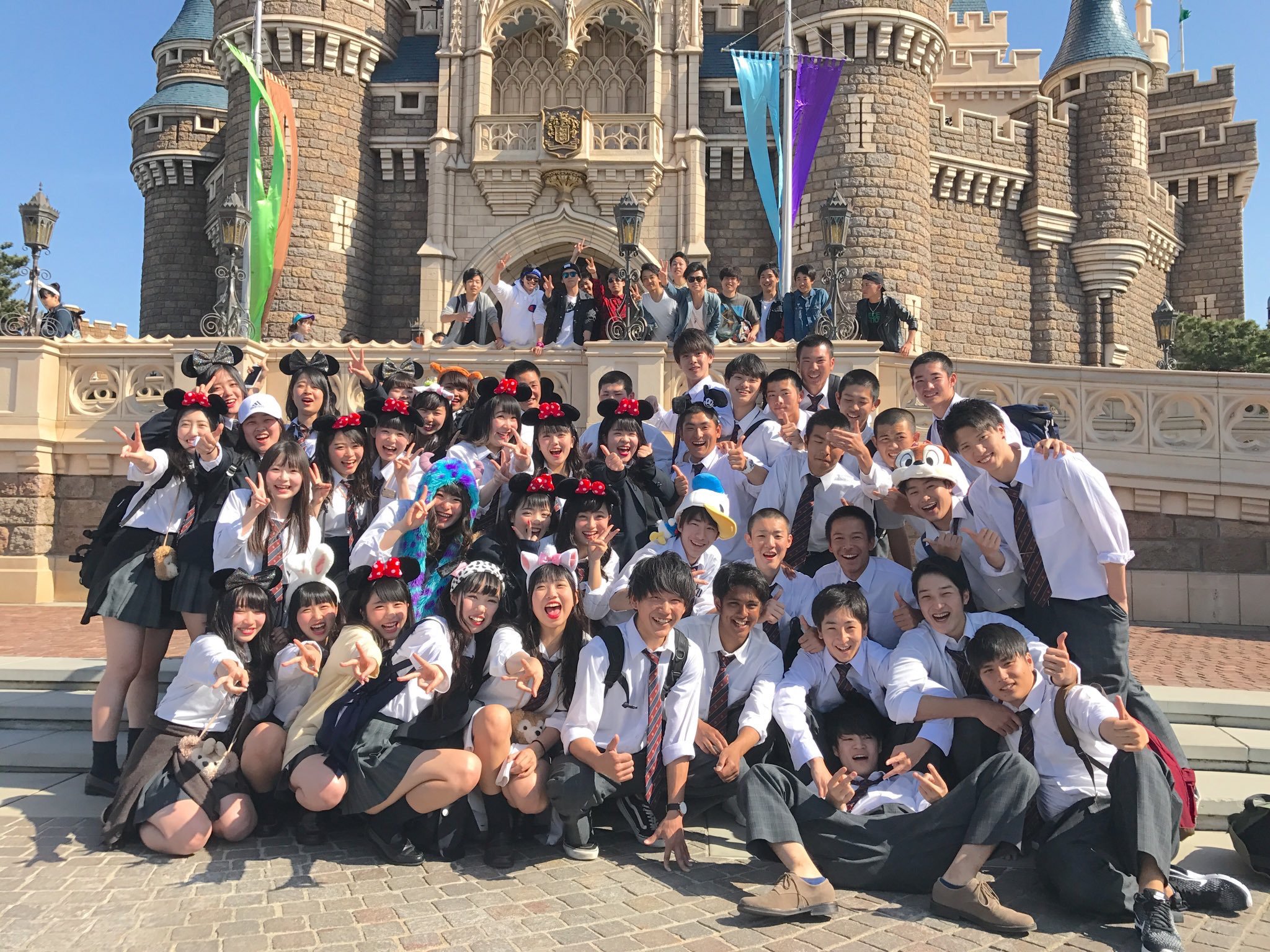 【画像】陽キャしか写ってない集合写真がこちらw