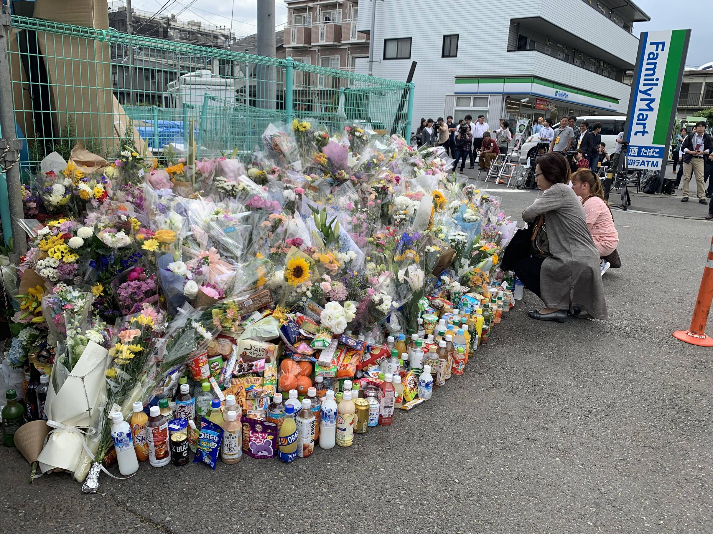 【悲報】川崎新築マンション現場「献花をやめて！」