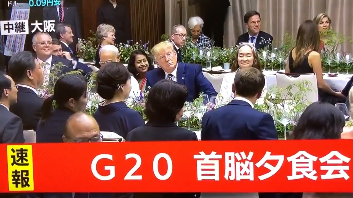 【悲報】安倍「エレベーター付けちゃいました｡｣ﾃﾚｯ　→結果ｗｗｗ