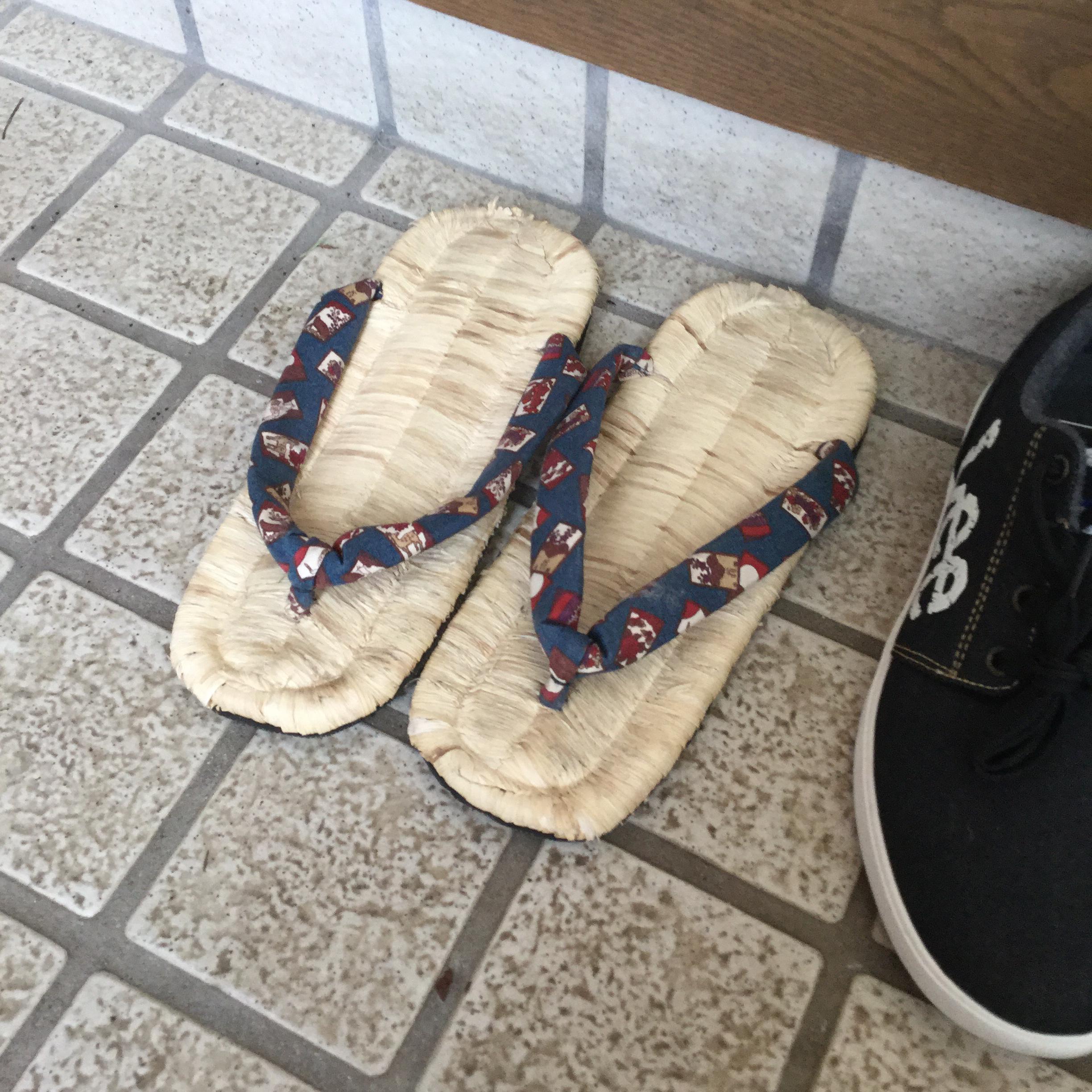 【画像】この草履をサンダルとして履くのっておかしい？ ｗｗｗｗｗ