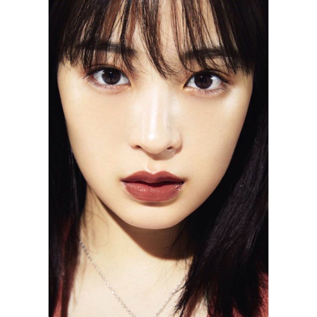 広瀬すず、美しすぎるドアップ写真を投稿「叩きたくても叩くところがない」