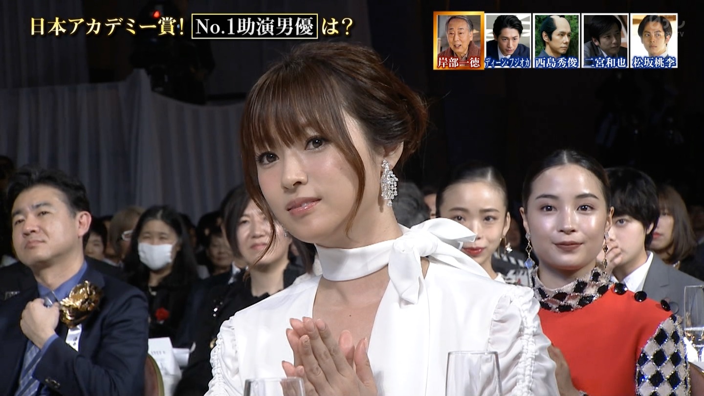 【朗報】深キョン、10代の頃より今のほうがかわいいｗｗｗ