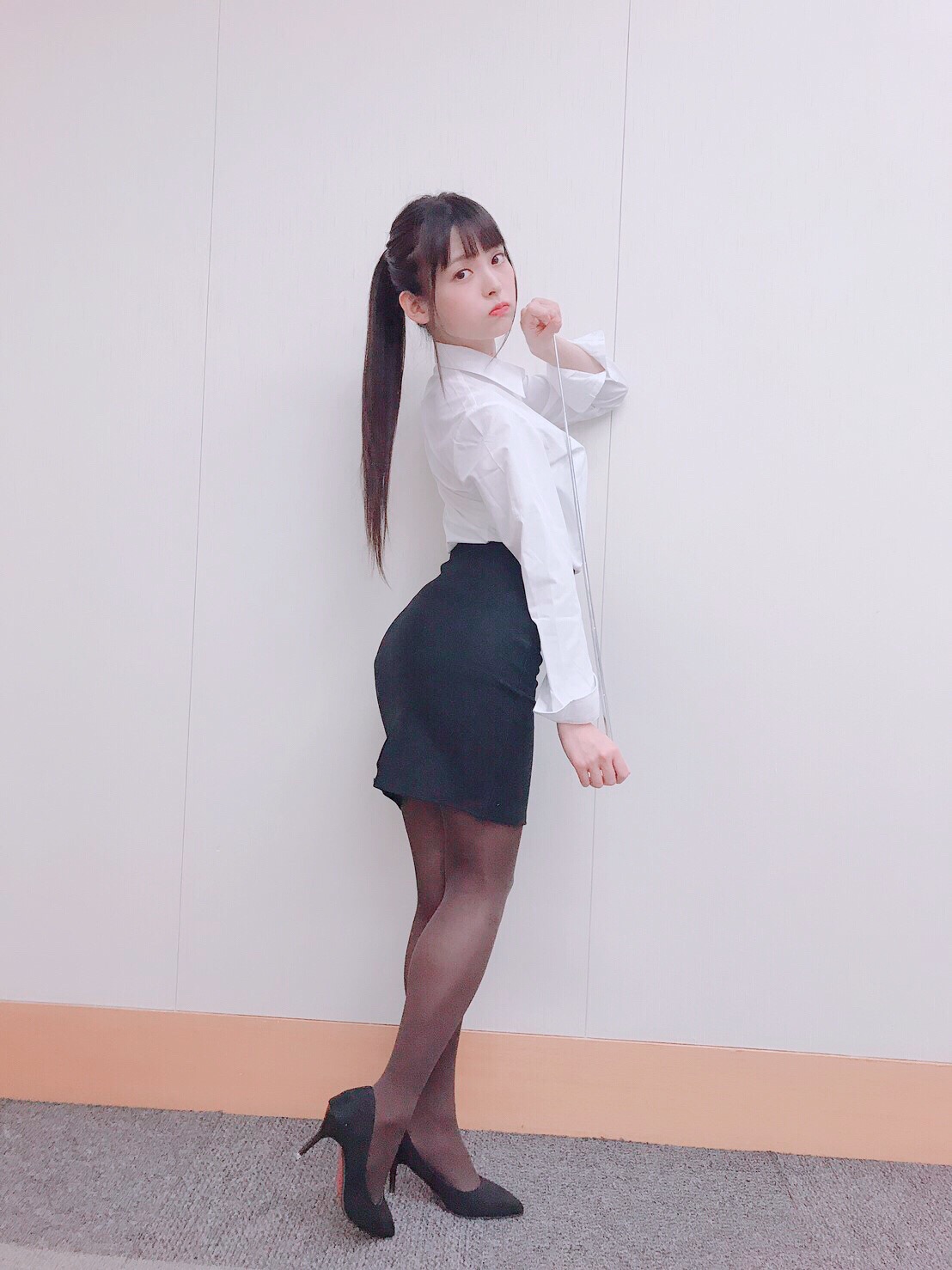 上坂すみれさん、ケツを突き出し挑発するｗｗｗｗｗ