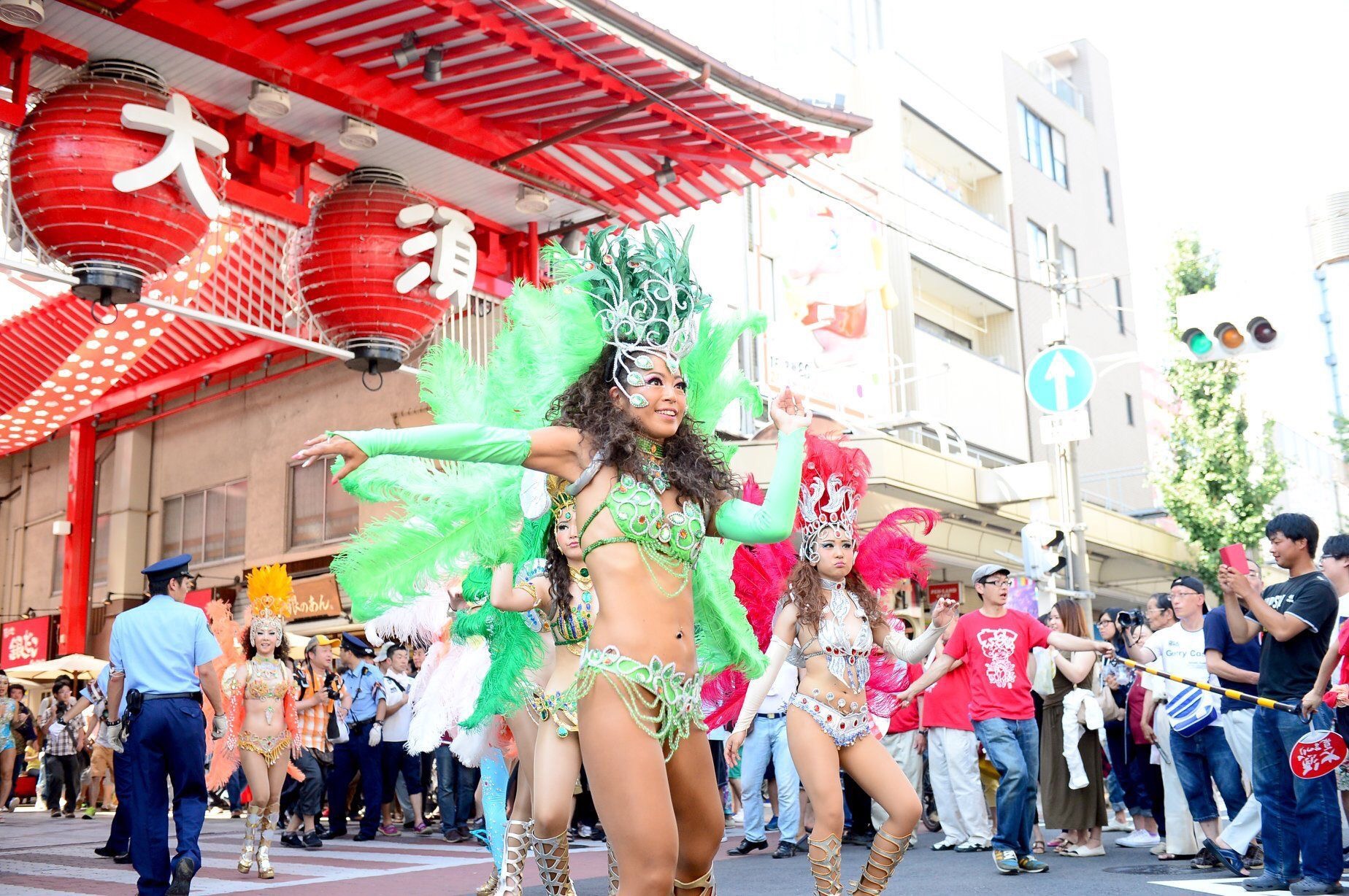 【画像】名古屋大須の夏祭りでサンバ見てきたで～～ｗｗｗｗｗ