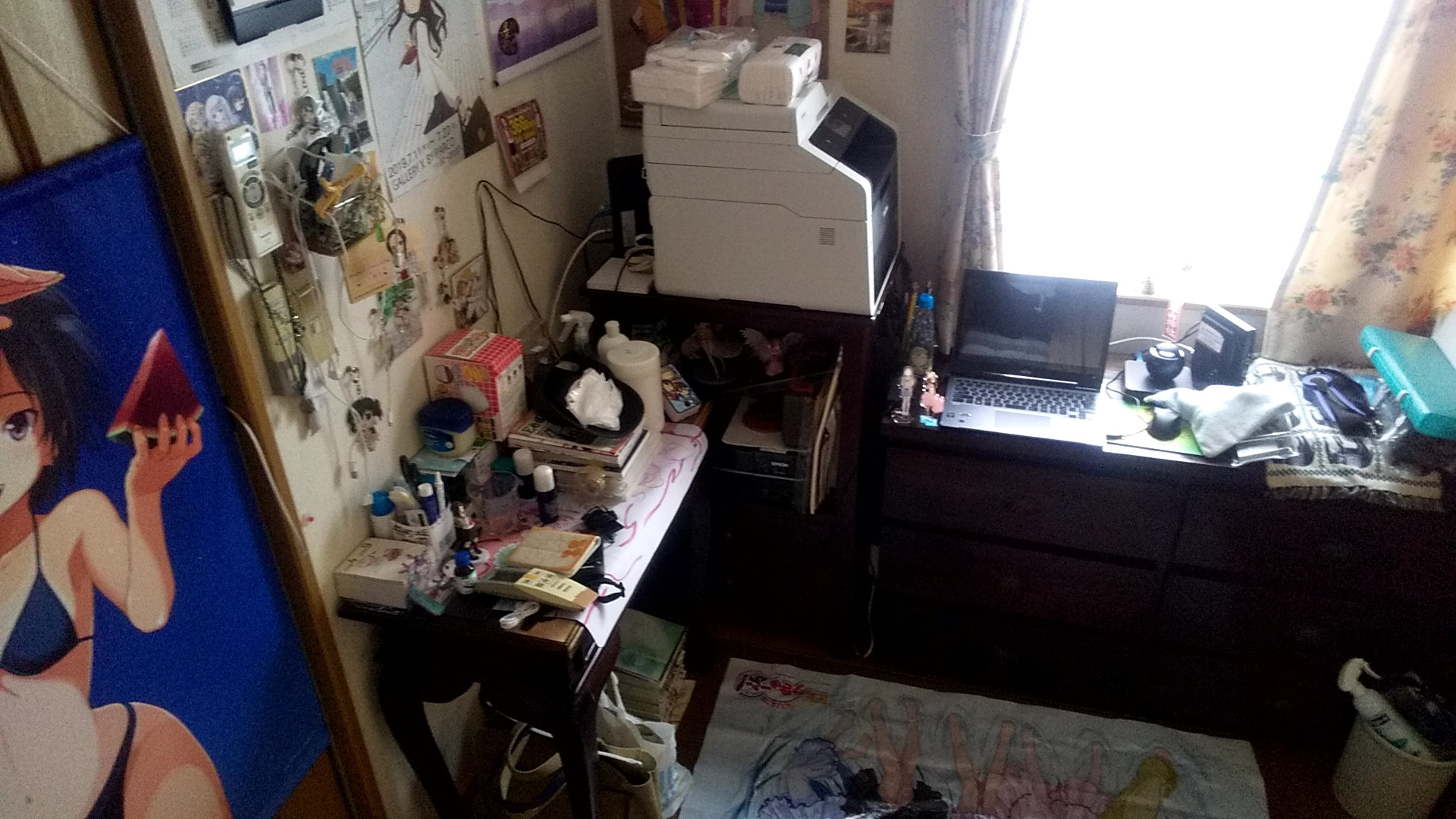 部屋をオタク部屋にしていくの楽しすぎワロタwwww