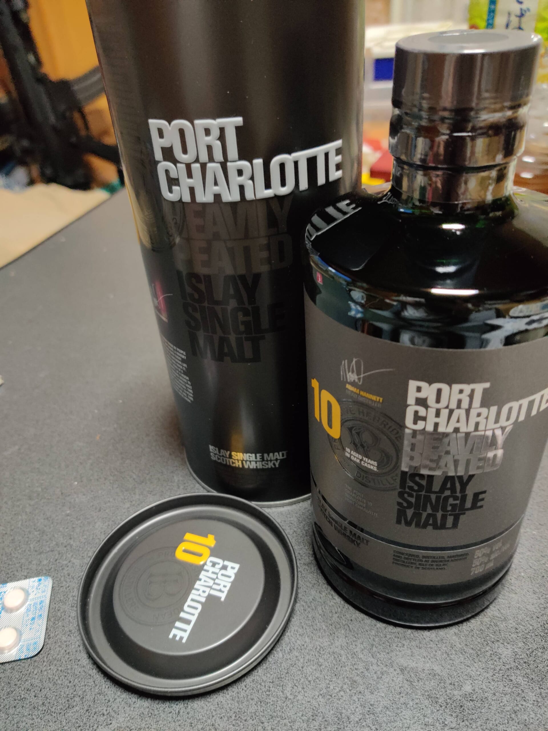 【画像】給料日だし奮発してちょっといい酒買ってきたｗｗｗ