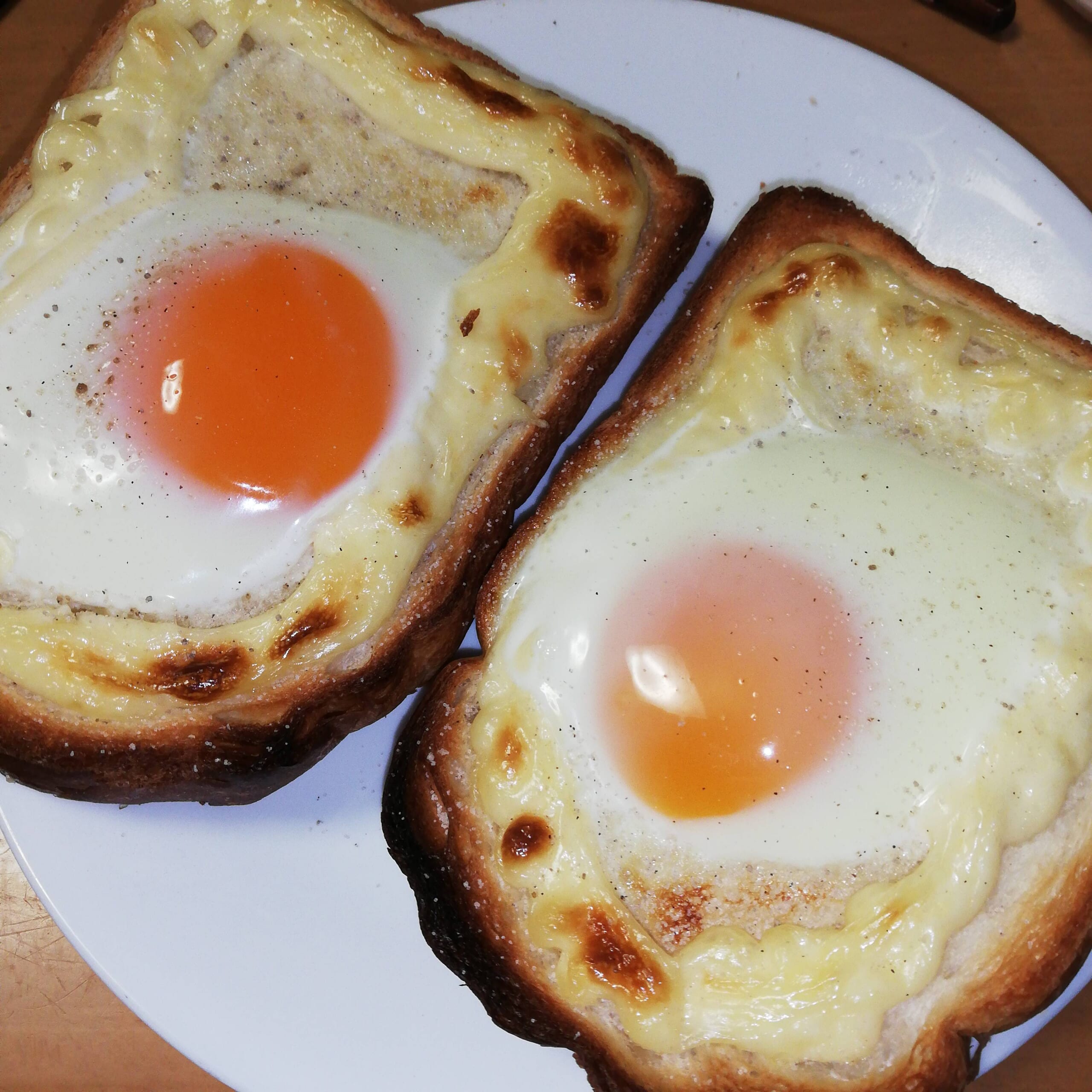 【速報】目玉焼きトースト、焼けるｗｗｗ