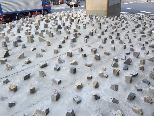 【悲報】渋谷のホームレス対策、陰湿すぎるｗｗｗｗ