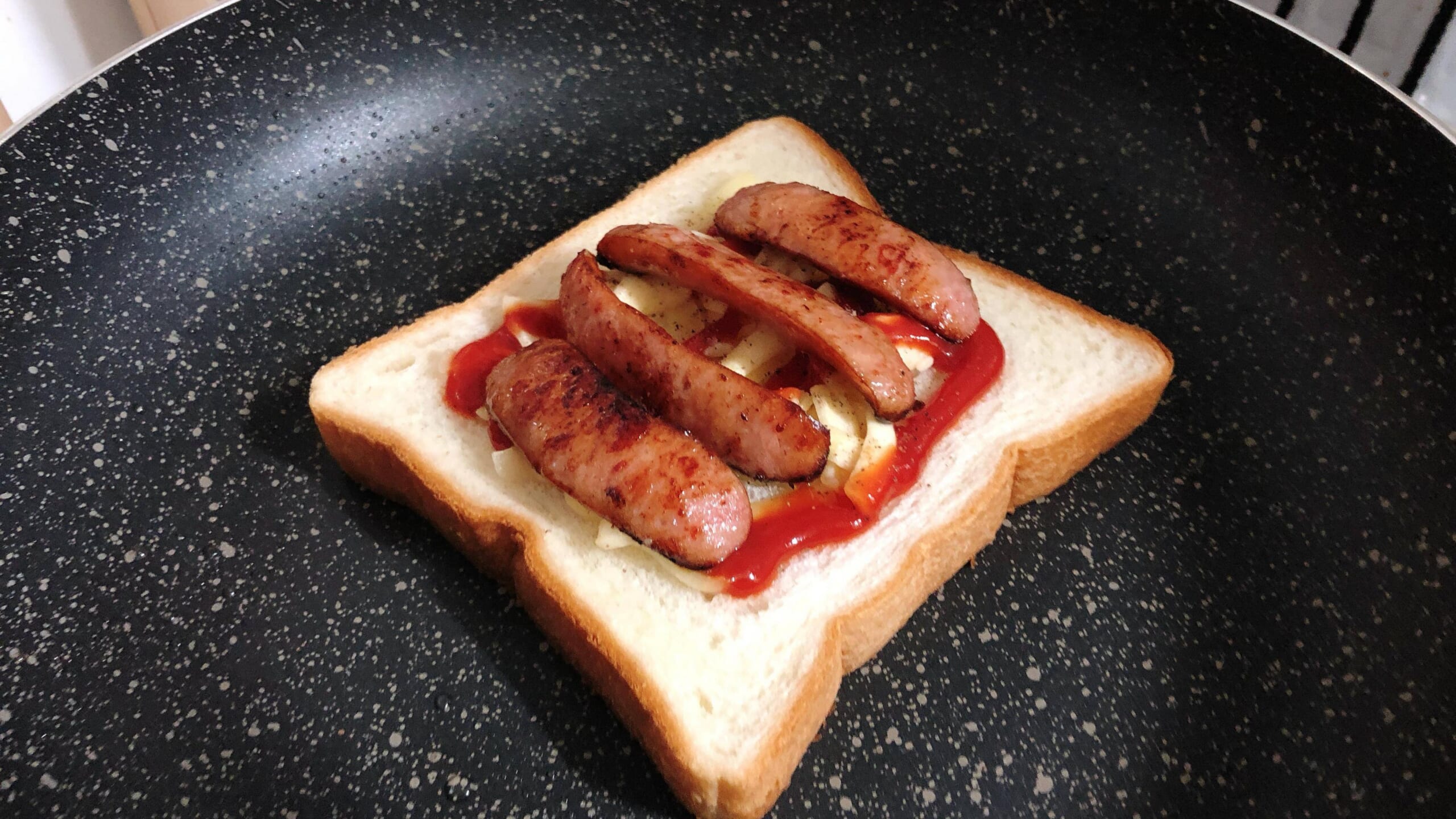 【画像】最近ホットサンド作るのにハマってるんだがｗｗｗ