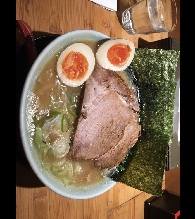 彡(◉)(◉)「お、ラーメンやんけ 入ってみましょう」