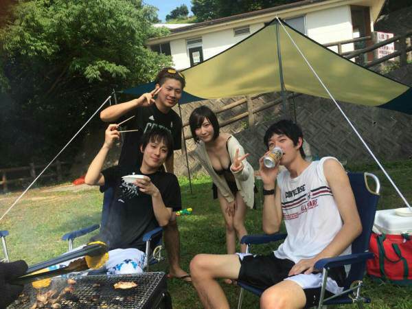 こういう反社グループにぽつんといる女の子ｗｗｗｗｗ