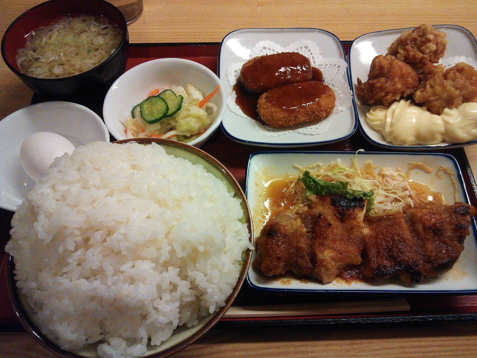 【速報】ワイ、このレベルの定食をペロリｗｗｗ