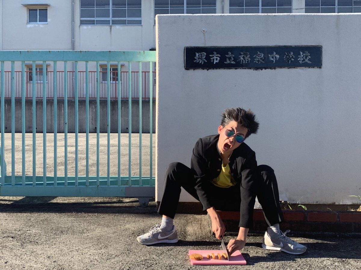 【画像】Twitter民「母校でメンチ切ってるなう」→ 通報されるｗｗｗ