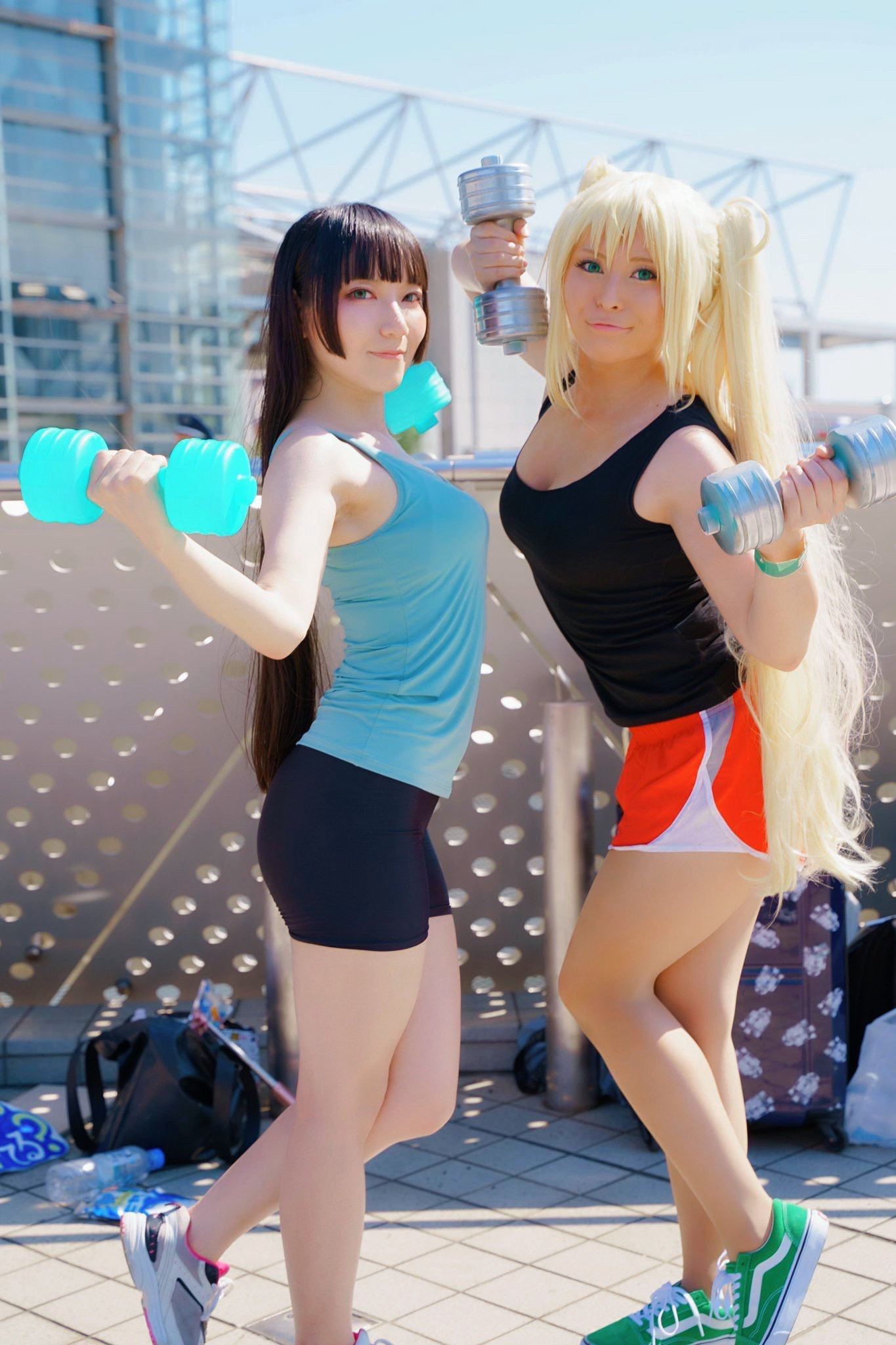 【画像】ダンベル何キロ持てる？のコスプレｗｗｗ