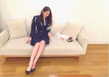 【朗報】女性巡査が勤務中に自分の制服姿撮影し彼氏に送って処分を受けるｗｗｗｗ