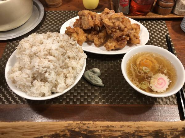 【画像】この唐揚げ定食(550円)ww