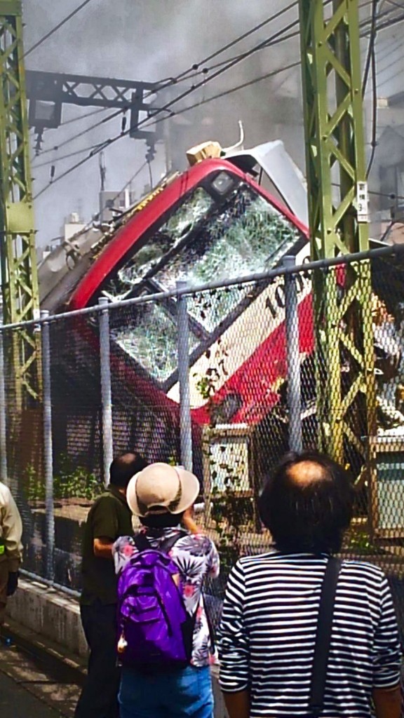 本日電車とトラックの衝突事故で収穫されたネット史に残る画像ｗｗｗ