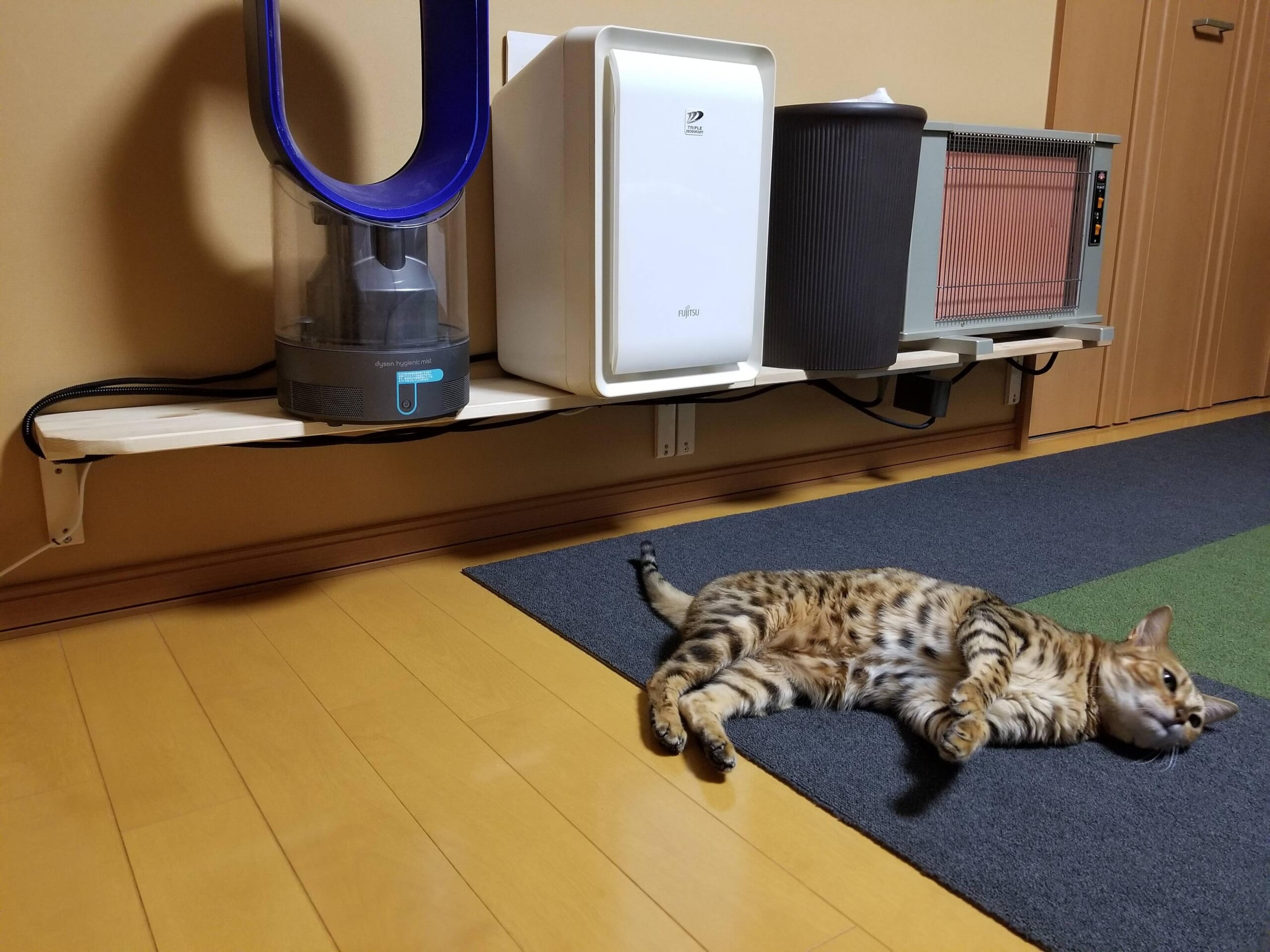 【画像】Roomba飼ってるから棚作ったｗｗｗ