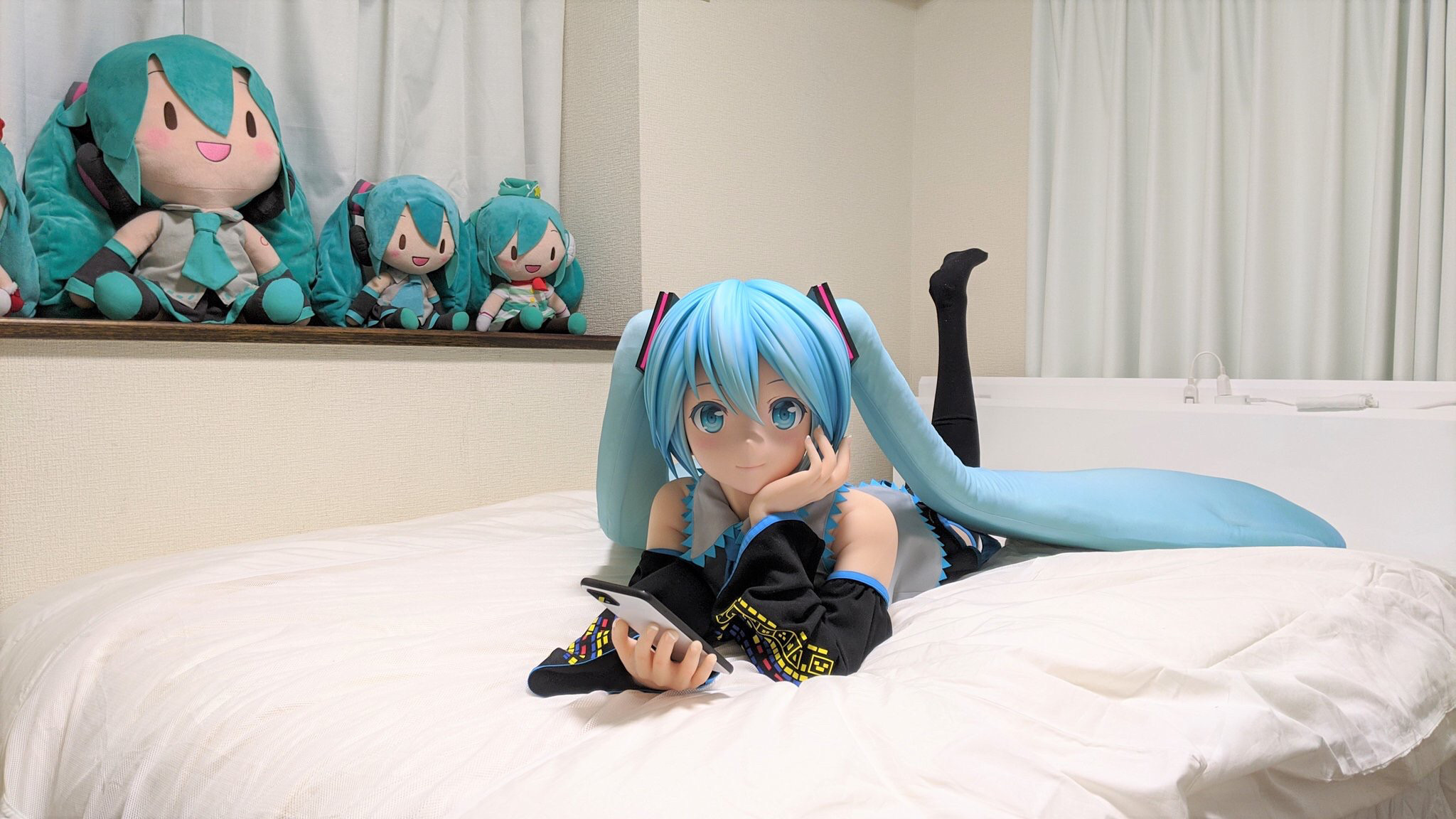 【画像】初音ミクさん、ついに現実世界に飛び出してくるｗｗｗ